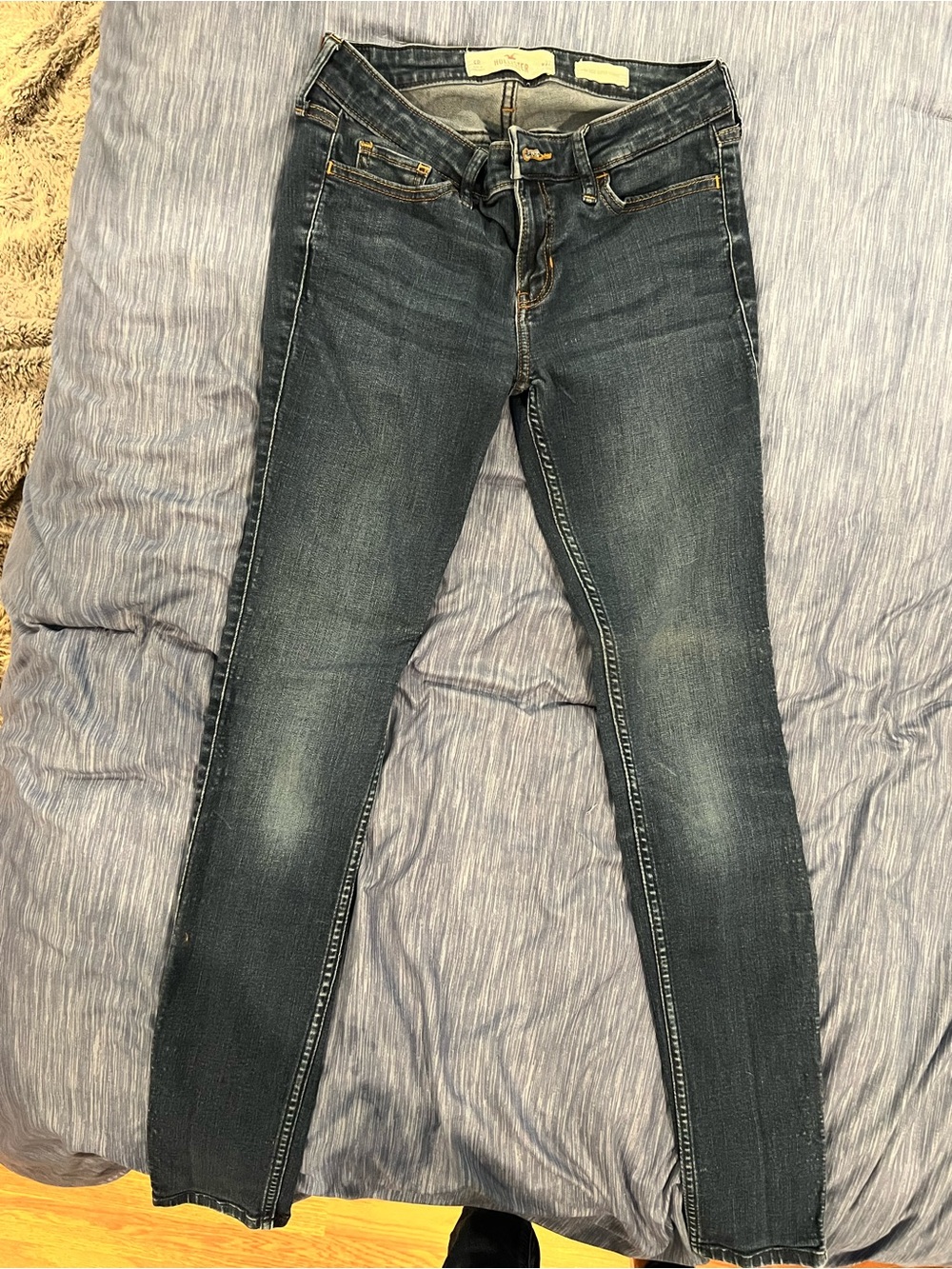 Hollister Women's Faded Dark Blue Skinny Jeans